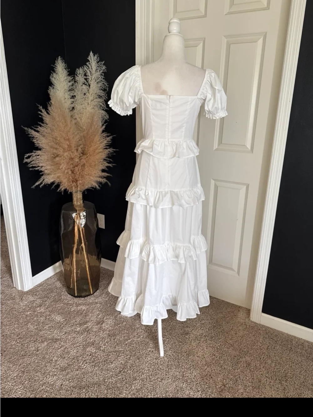 FLAT WHITE Ruffle Tiered Puff Sleeve Dress in White size Small - Picture 6 of 12